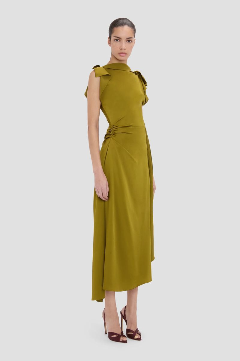 Midikleid mit drapiertem Ausschnitt und Raffungen