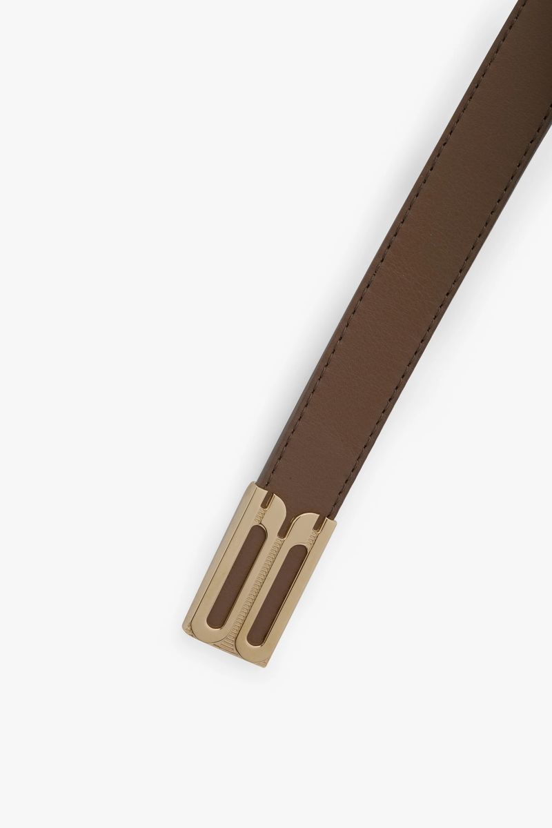 Minimalistischer Ledergürtel mit Logo-Schnalle