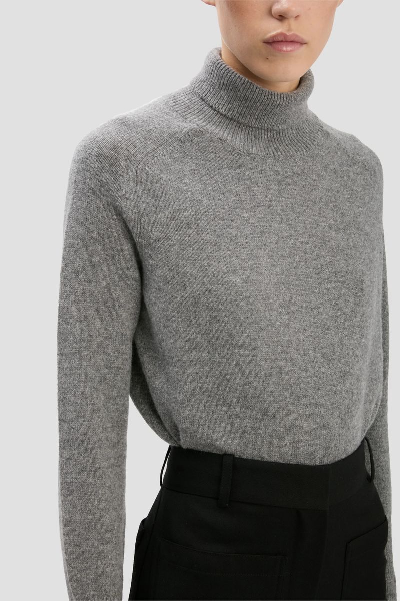 Klassischer grauer Rollkragenpullover aus Wolle