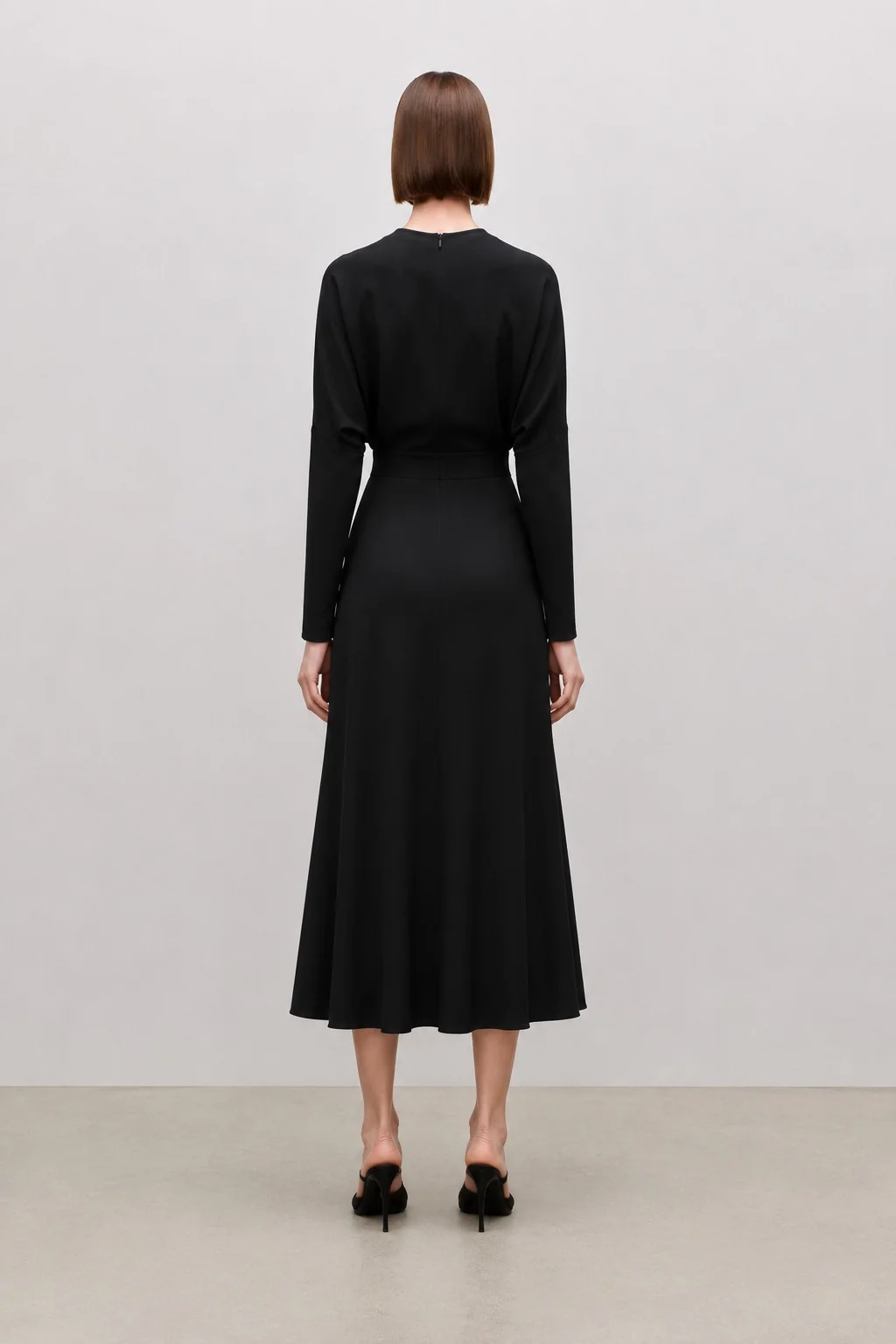 Elegantes Midikleid mit Fledermausärmeln