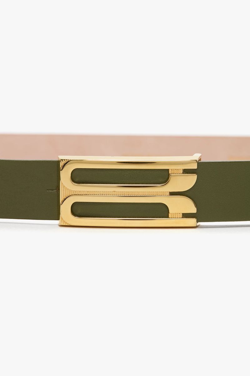 Khakifarbener Ledergürtel mit goldener Schnalle