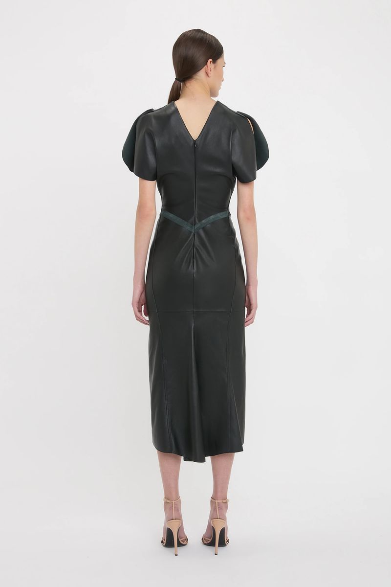 Figurbetontes Leder-Midikleid mit Falten