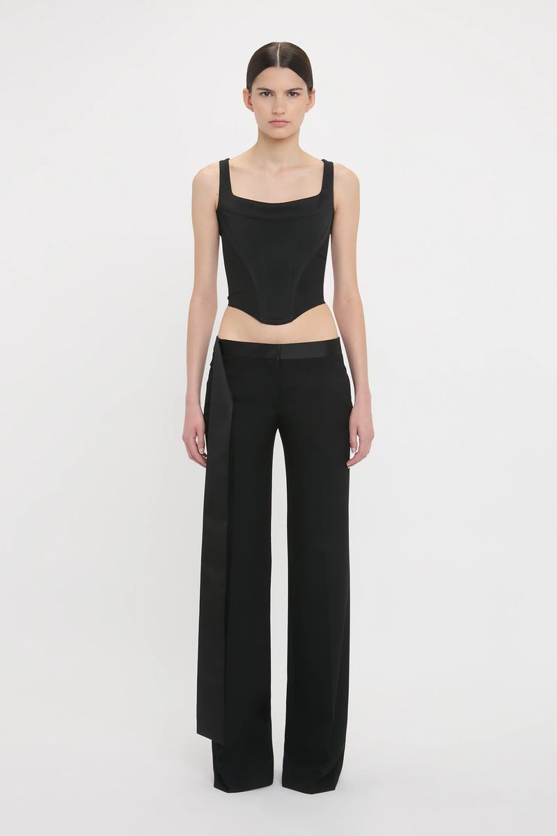 Elegante, weitgeschnittene Hose mit Satindetail