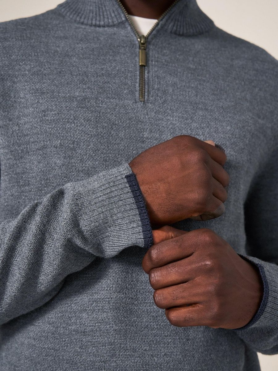 Merino-Wollpullover mit Trichterkragen
