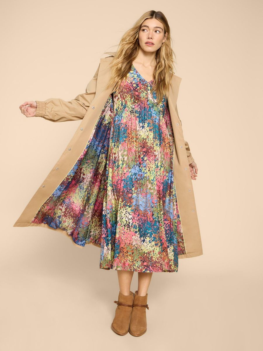 Klassischer beiger Trenchcoat mit Futter