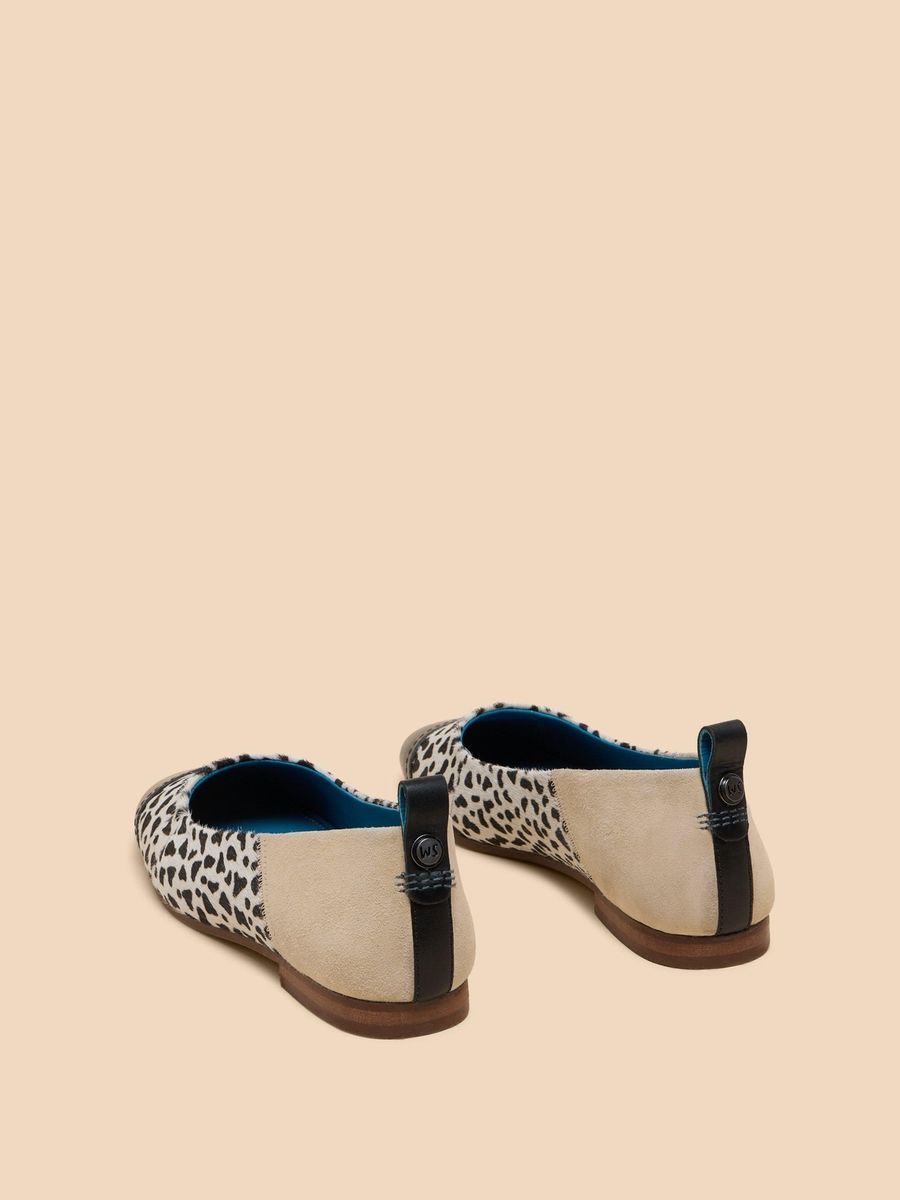 Ballerinas aus Leder mit Print-Details