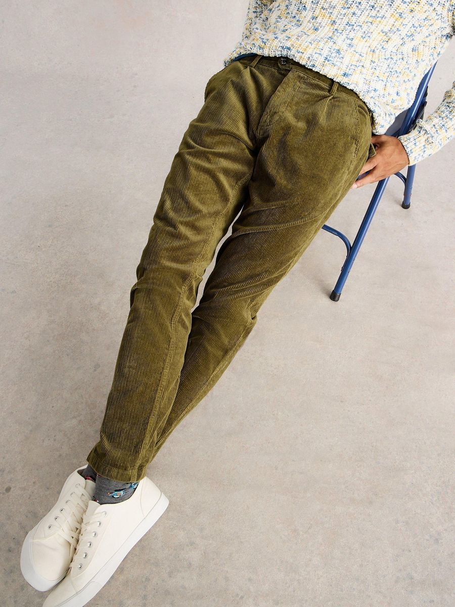 Klassische Cordhose in Olivgrün