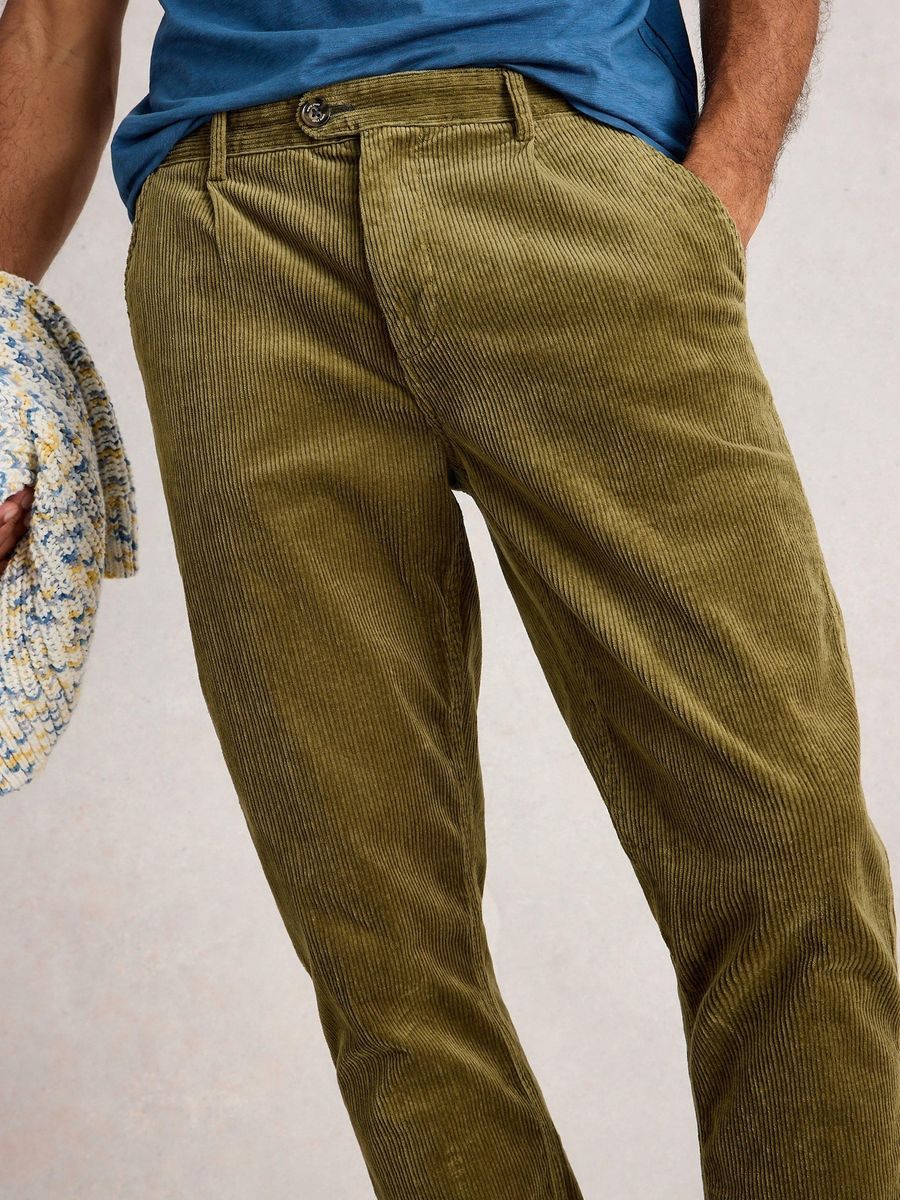 Klassische Cordhose in Olivgrün
