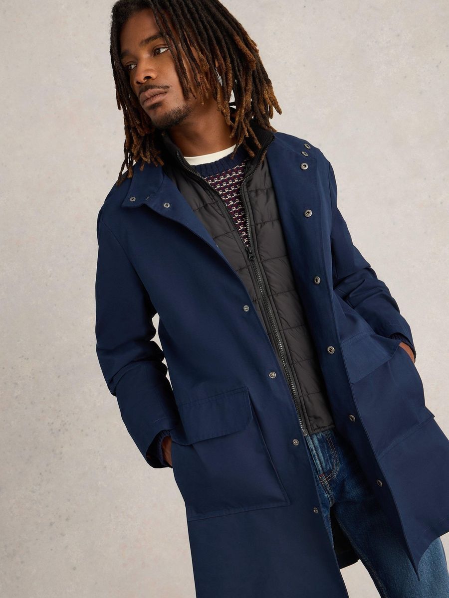 Lässig eleganter kurzer Trenchcoat