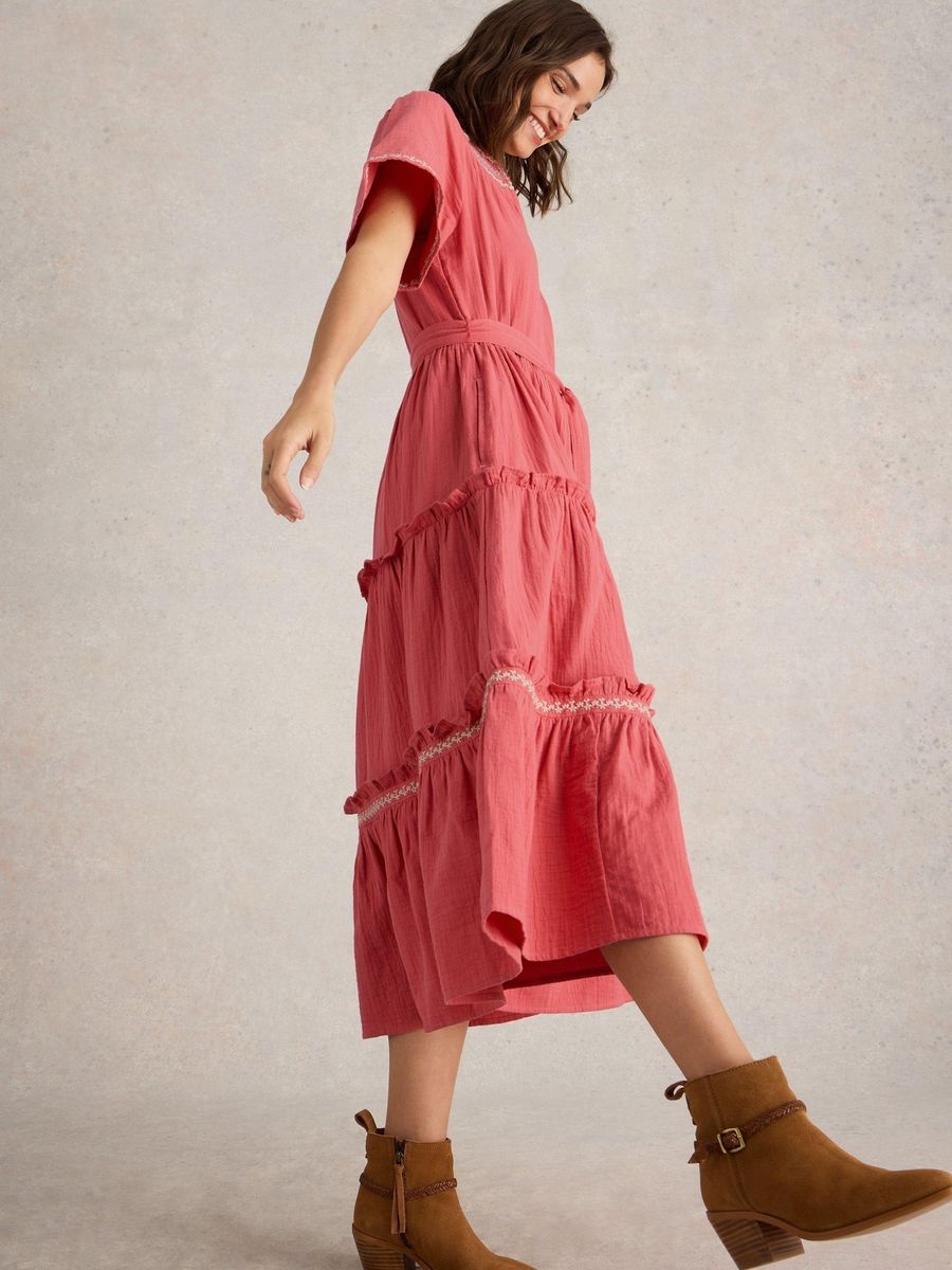 Gestuftes besticktes Baumwoll-Midikleid