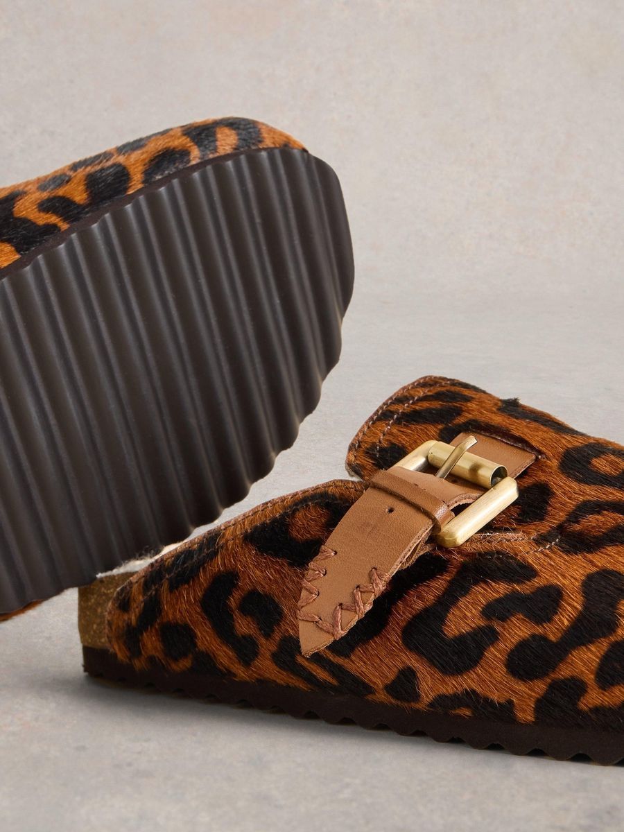 Leder Clog Sandale mit Leopardenmuster