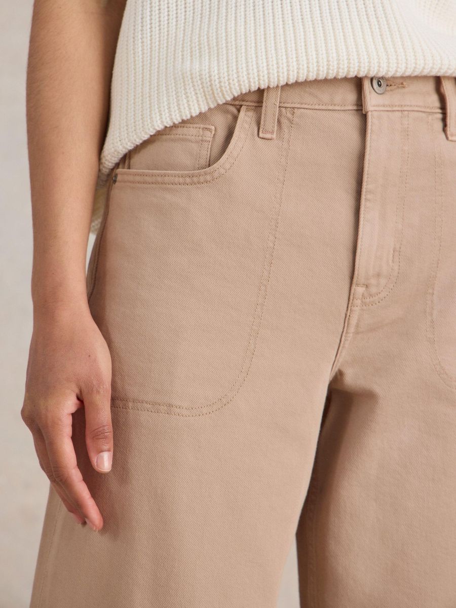 Verkürzte Jeans mit weitem Bein