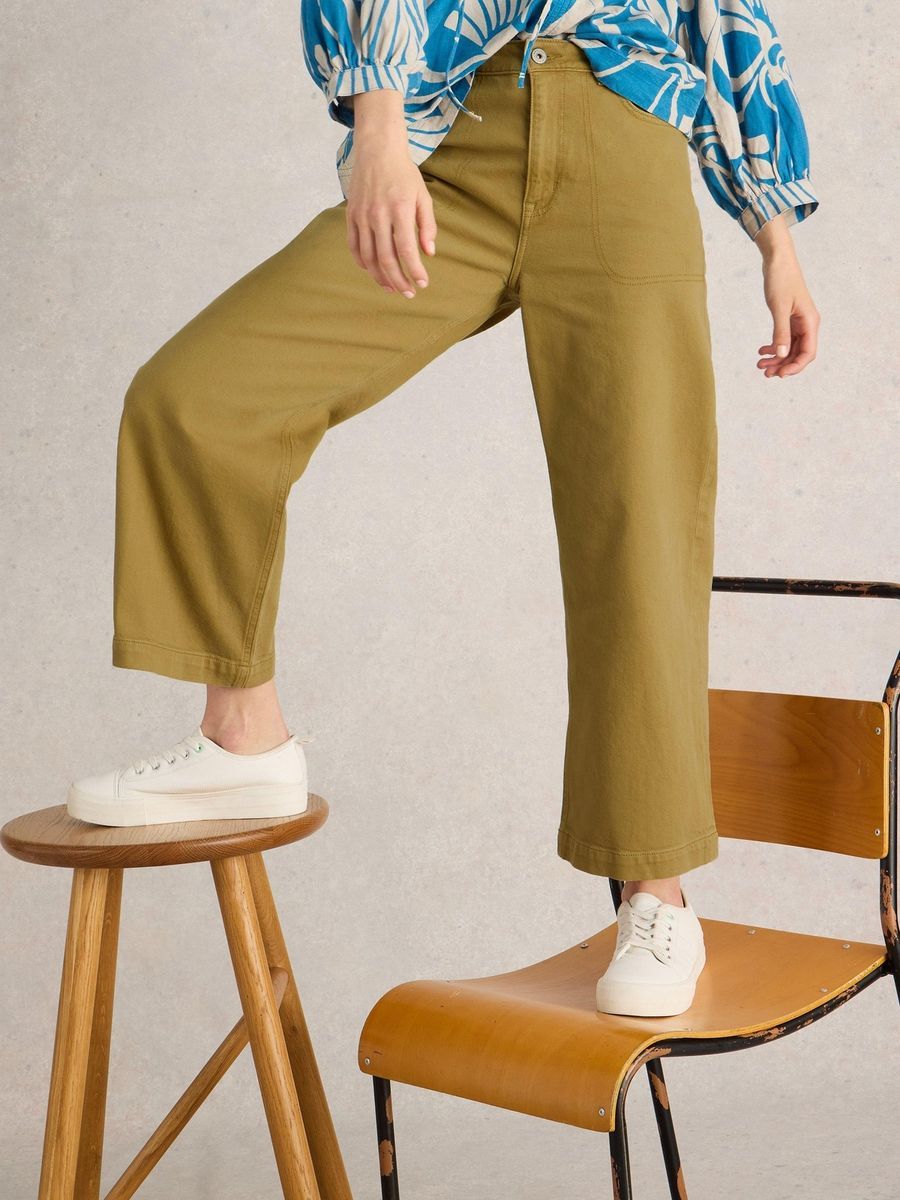 Cropped Jeans mit weitem Bein