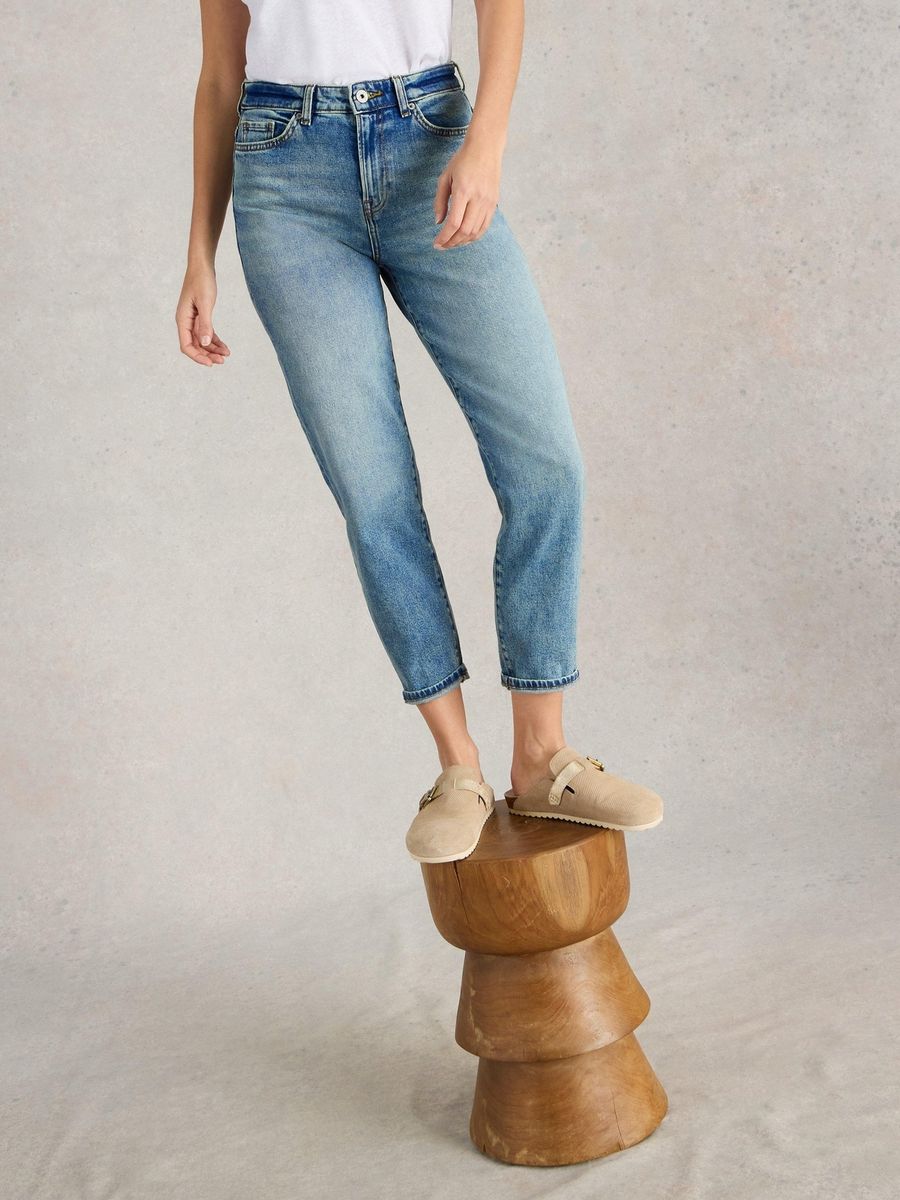 Mom Jeans mit schmal zulaufendem Bein