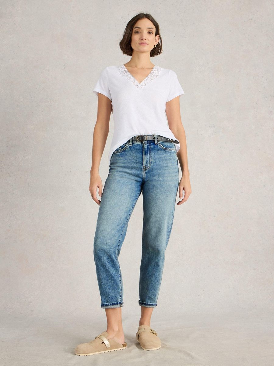 Mom Jeans mit schmal zulaufendem Bein