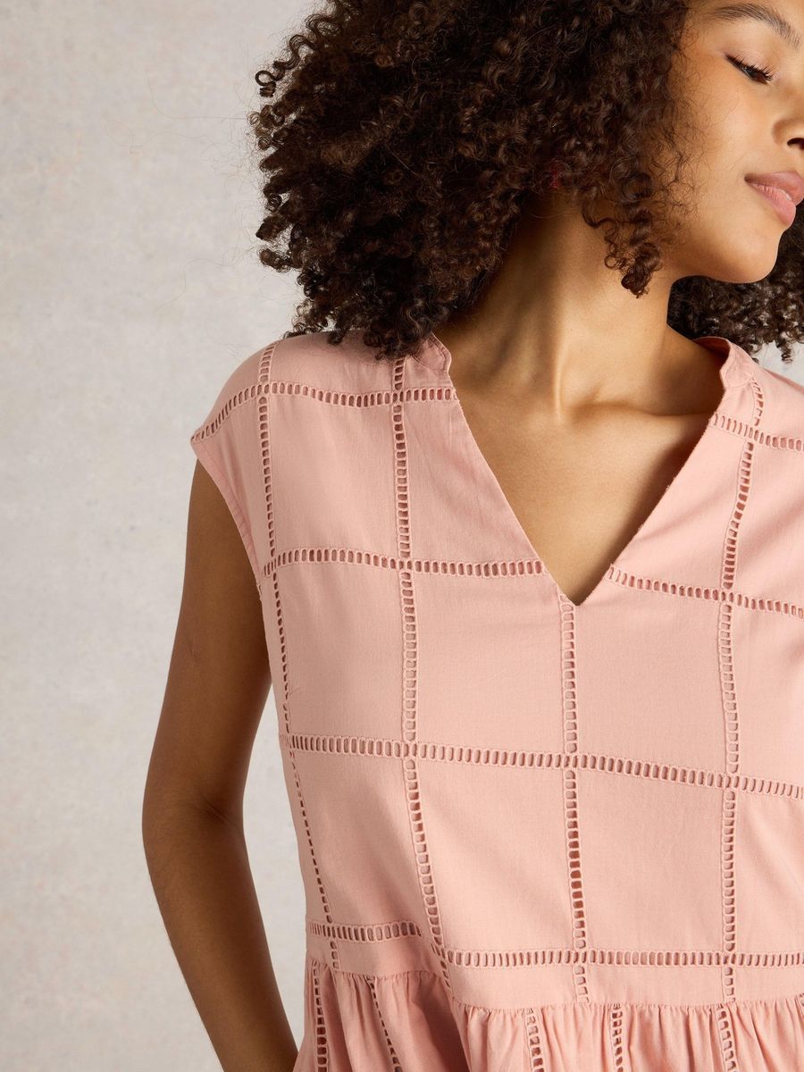 Gestuftes Midi-Kleid aus Baumwolle mit Lochstickerei
