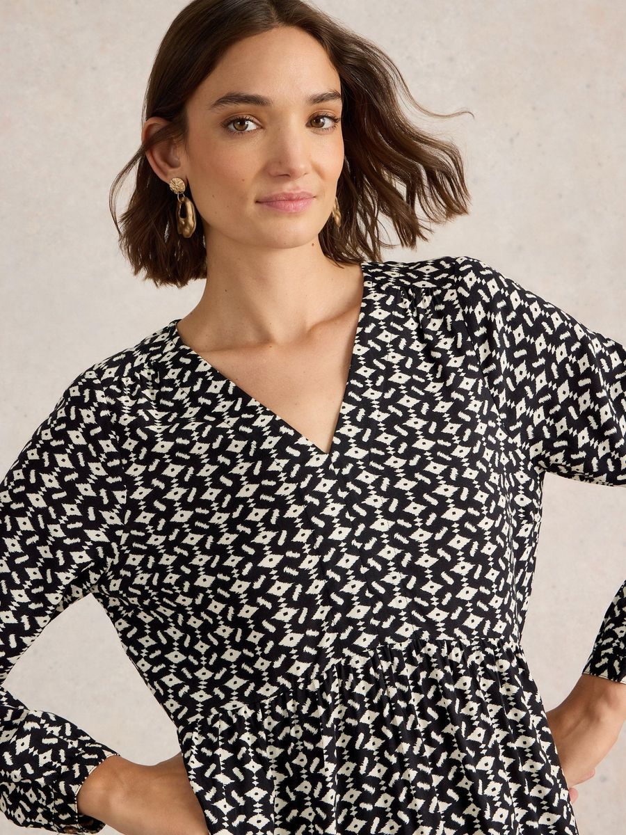 Locker geschnittenes Mini-Kleid mit langen Ärmeln