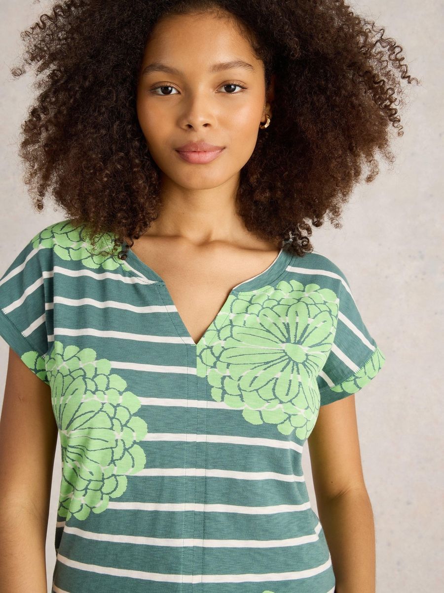Gestreiftes T-Shirt mit floralen Akzenten