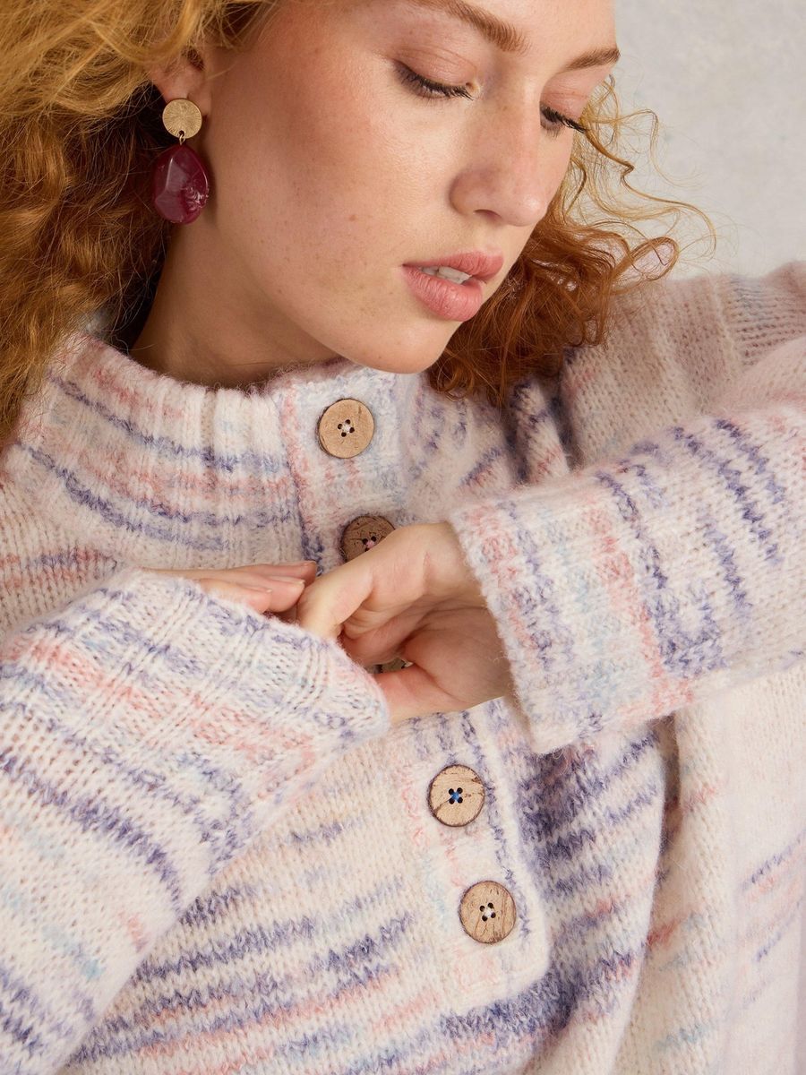 Pullover mit Space-Dye-Garn und Knopfleiste