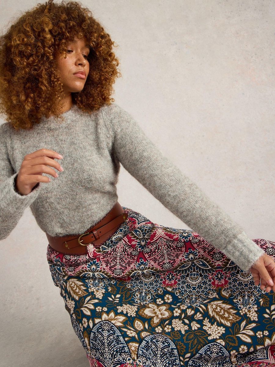 Flauschiger Strickpullover mit recycelten Fasern