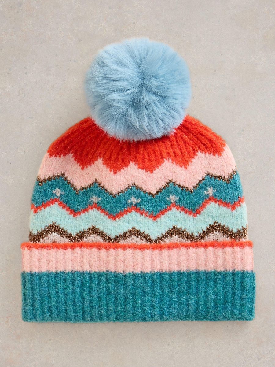 Mütze mit Zickzackmuster und Bommel