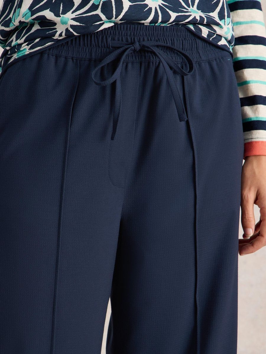 Weite Loungehose mit Kordelzug