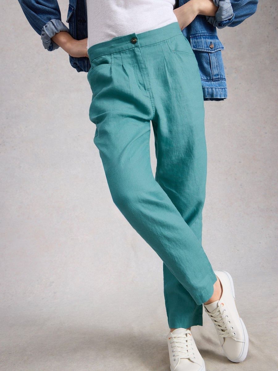 Leinenhose mit Bundfalten und Karottenschnitt