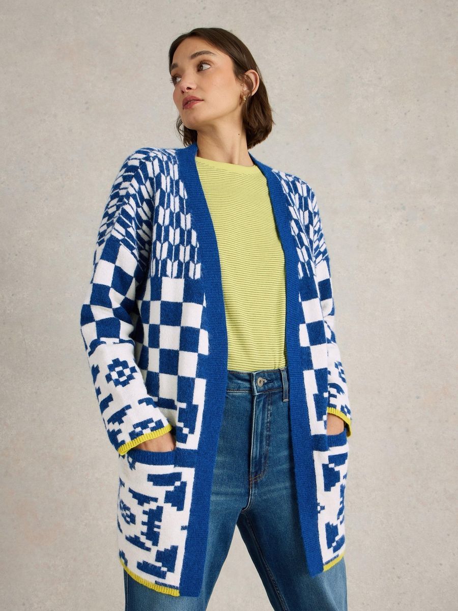 Strickjacke mit geometrischem Muster und Taschen