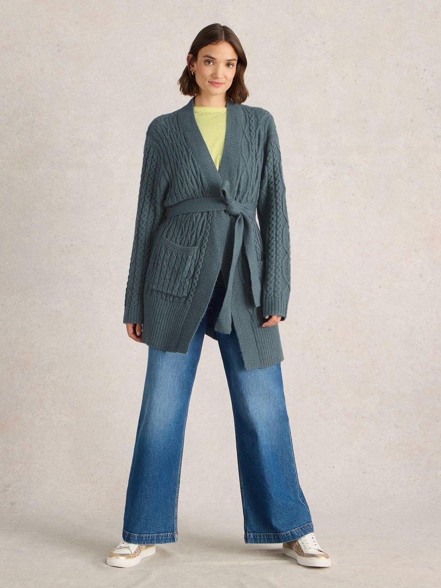 Zopfstrickjacke mit Bindegürtel