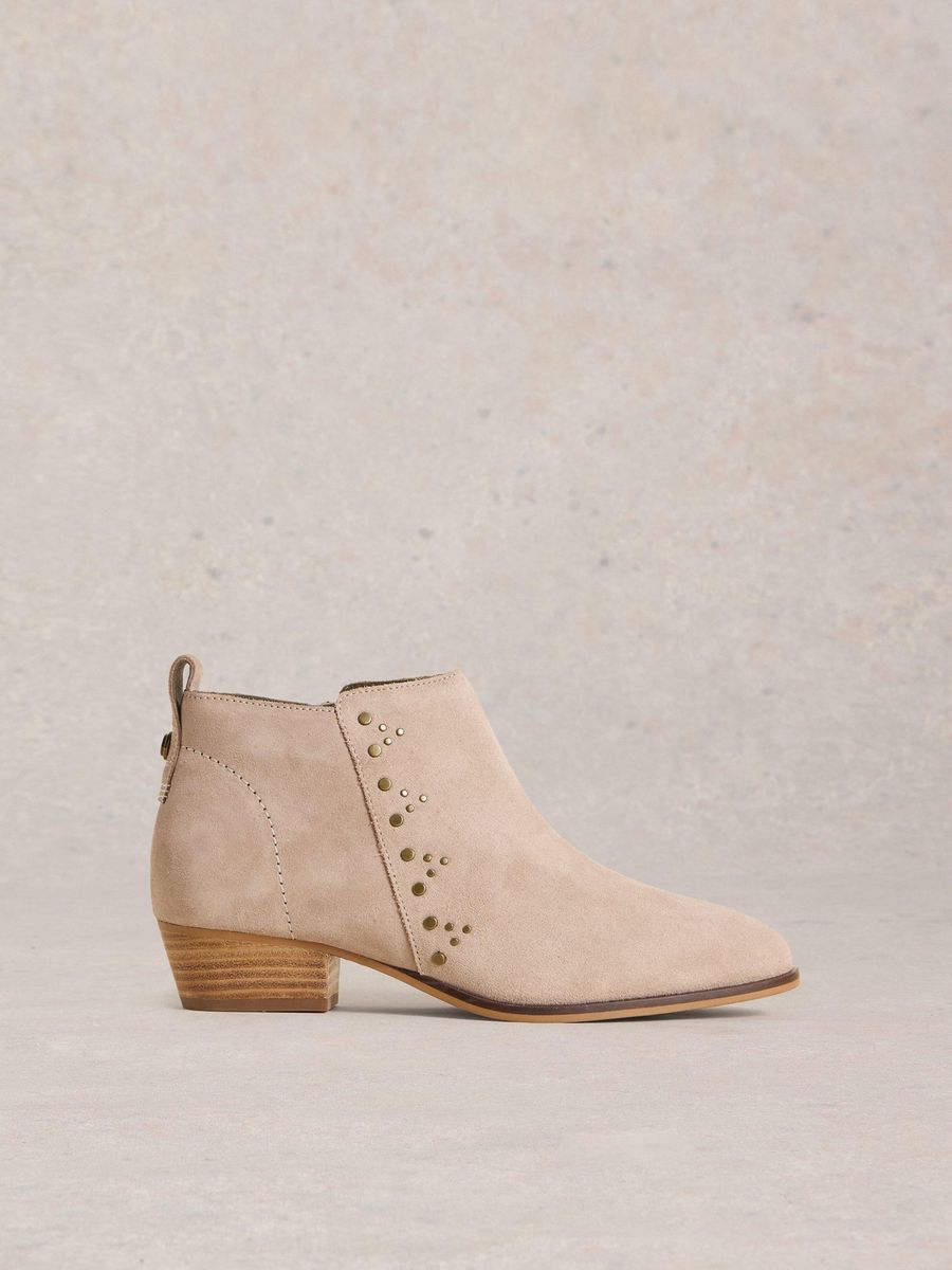 Wildleder-Stiefeletten mit Ziernieten