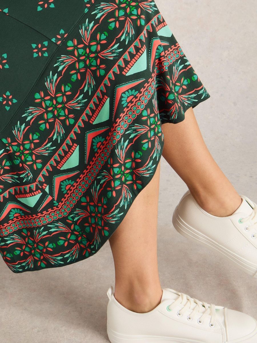 Grünes bedrucktes Midi-Jerseykleid