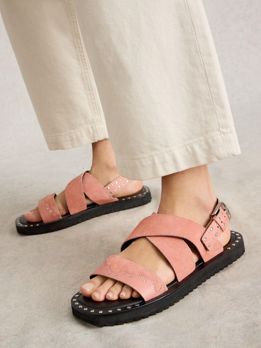 Western-inspirierte Sandalen mit Nieten