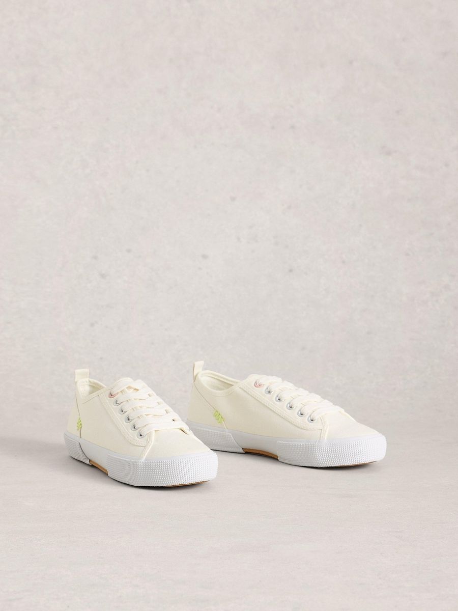 Klassische Off-White Canvas Stoffschuhe