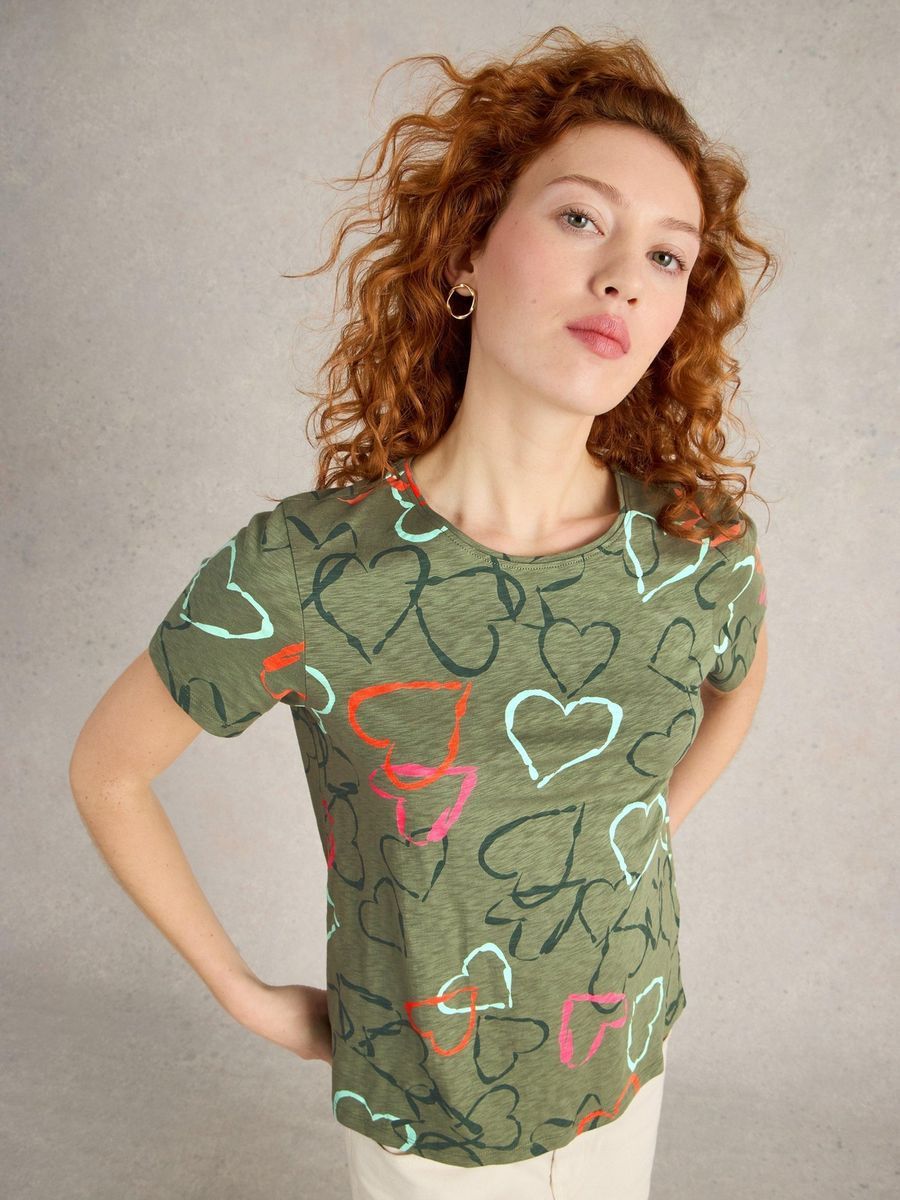 T-Shirt mit Herzmuster und Rundhalsausschnitt