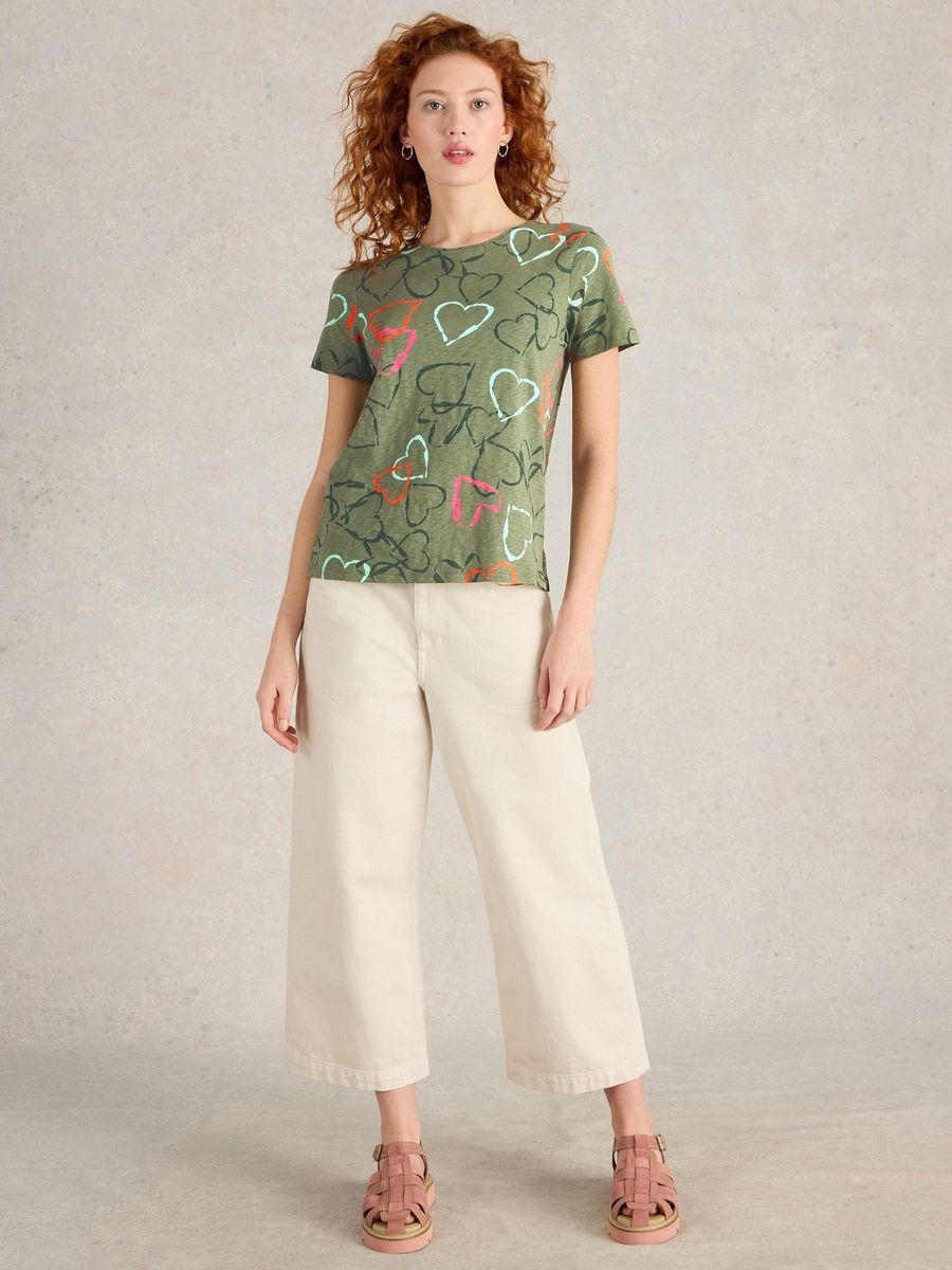 T-Shirt mit Herzmuster und Rundhalsausschnitt