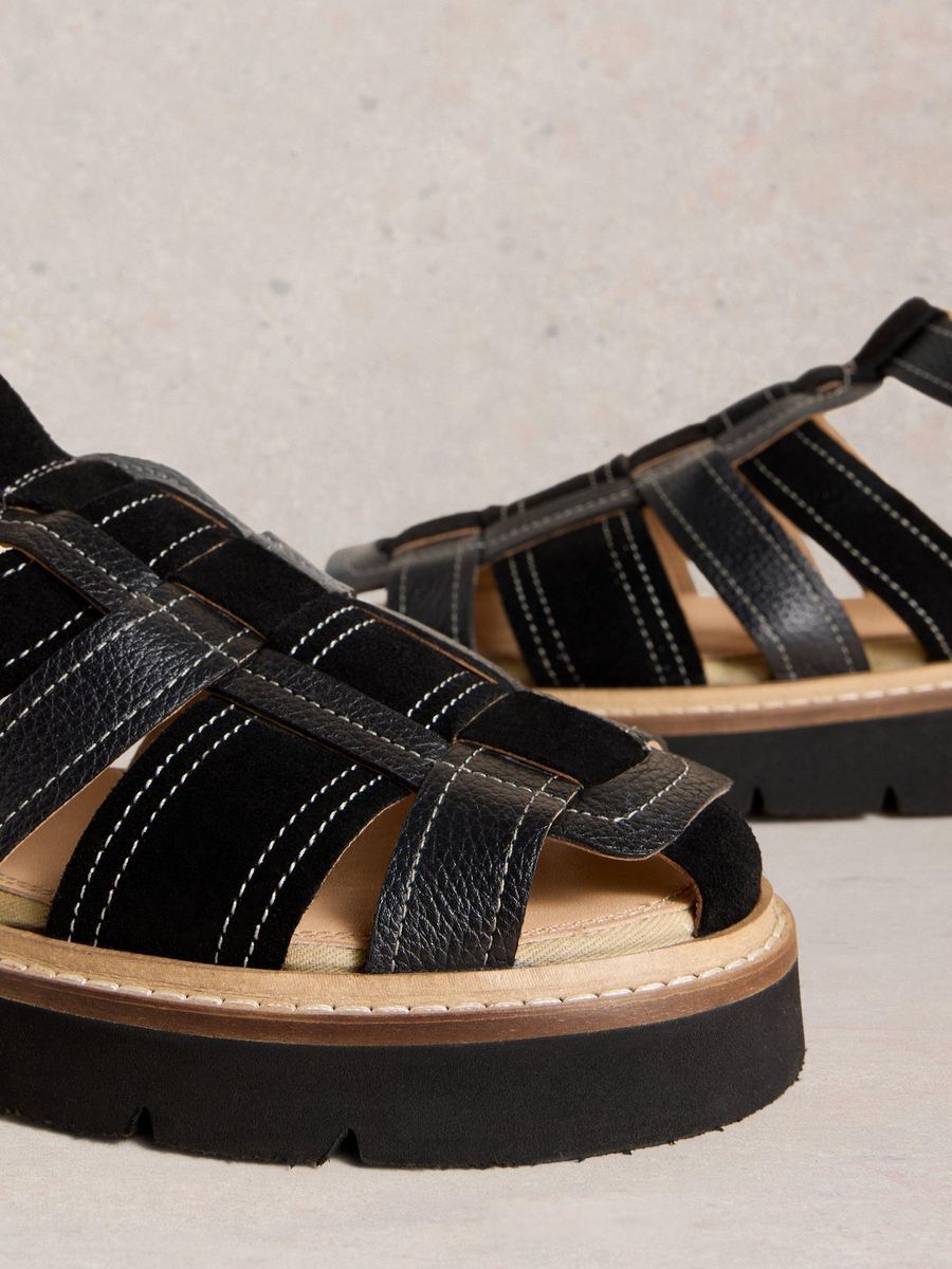 Schwarze Leder-Fischer-Plateausandalen