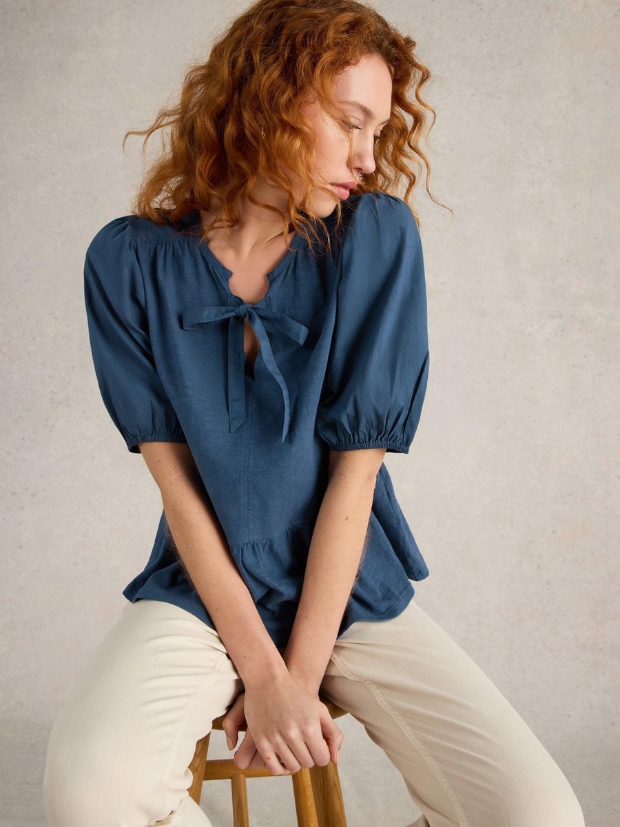 Blaue Peplum-Bluse mit Bindeband