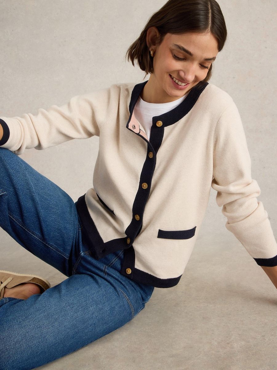 Klassische Strickjacke mit Besatz aus Bio-Baumwolle