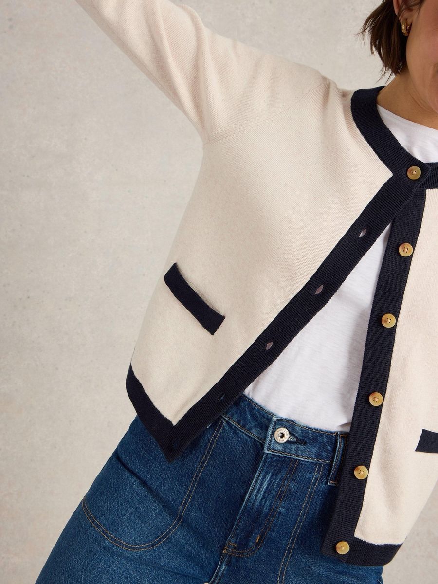 Klassische Strickjacke mit Besatz aus Bio-Baumwolle