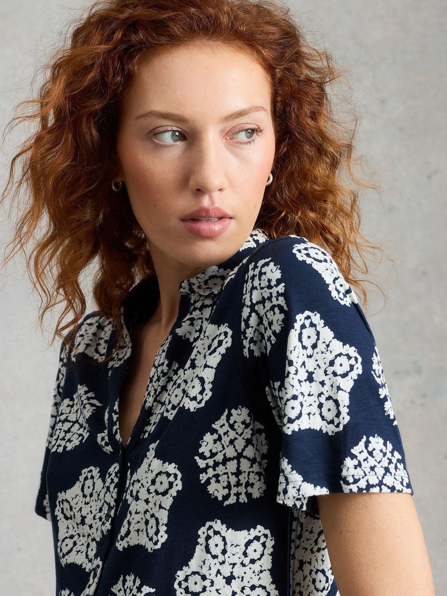 Bedruckte Kurzarm-Bluse mit Knopfleiste