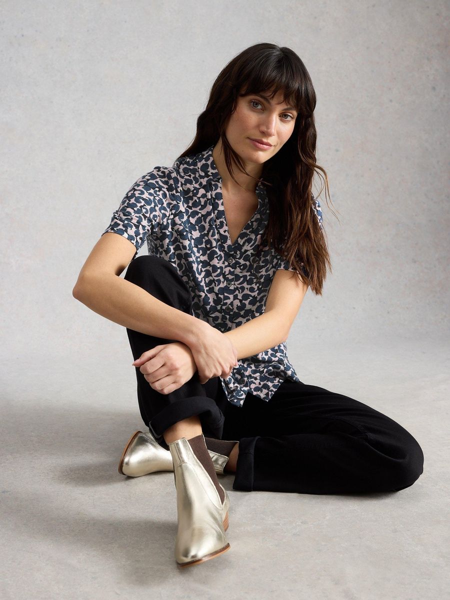 Bedruckte Kurzarm-Bluse mit Knopfleiste