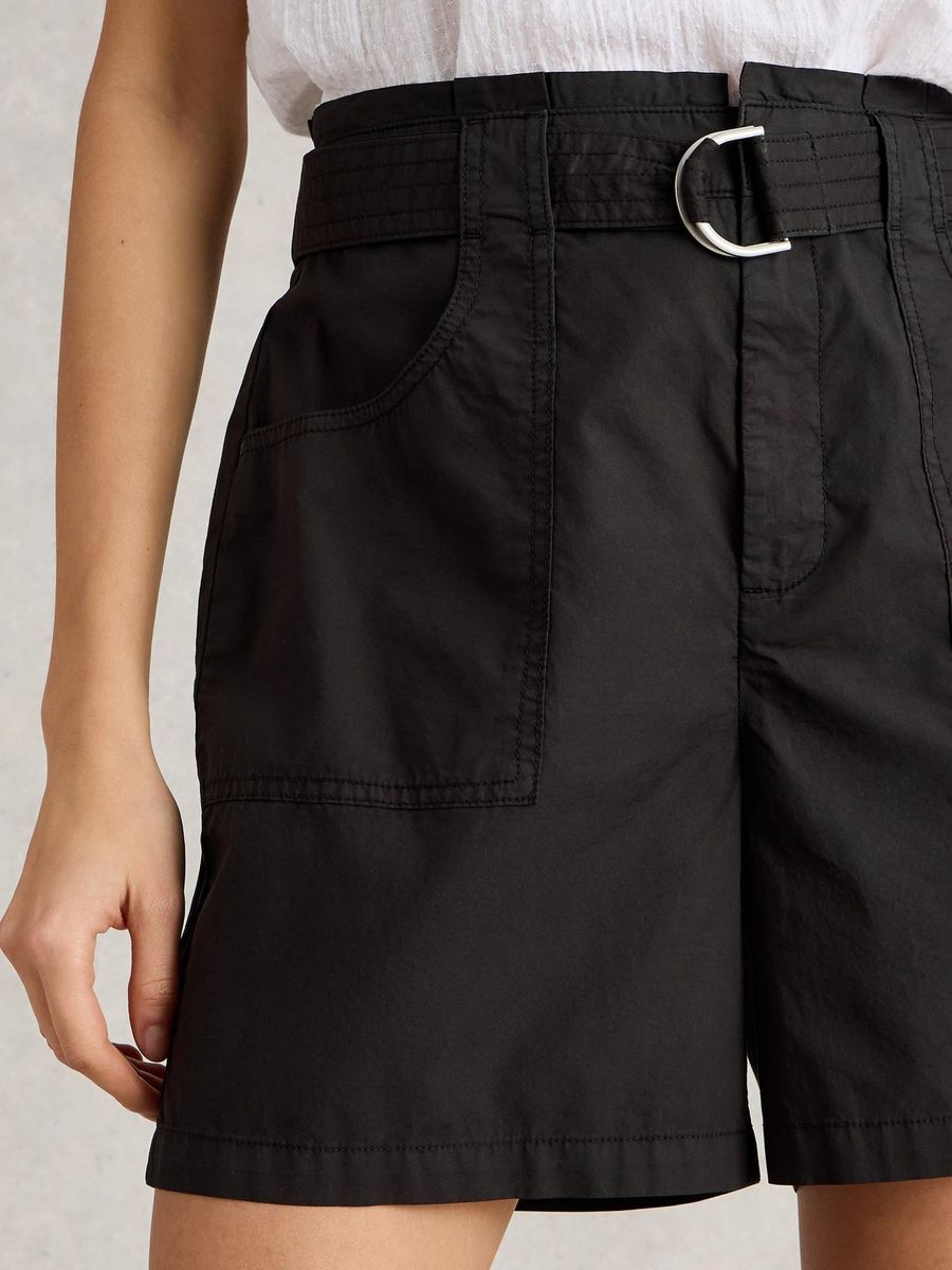 Taillenhohe Utility-Shorts mit Gürtel