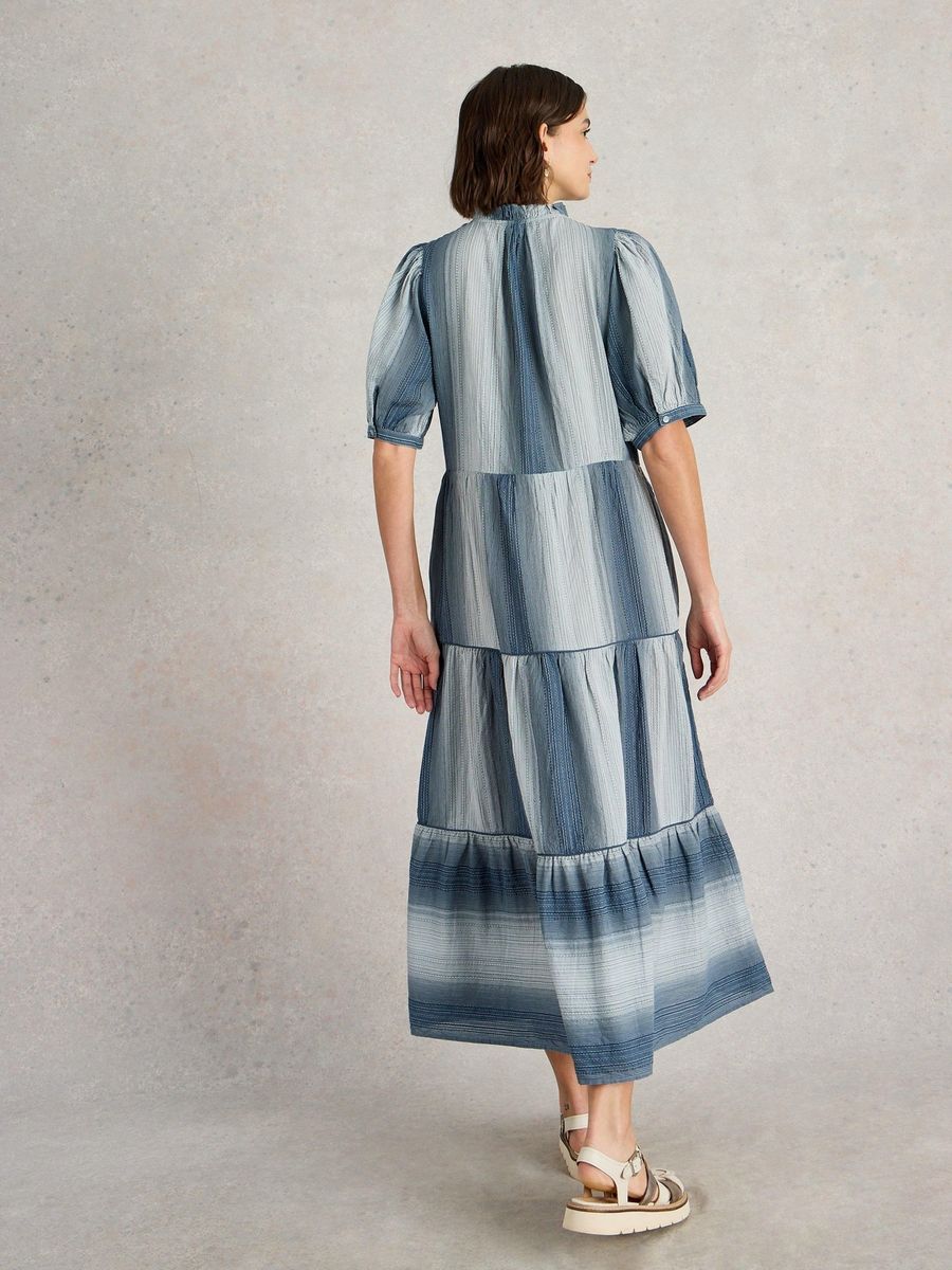 Gestreiftes, gestuftes Maxikleid aus Baumwolle