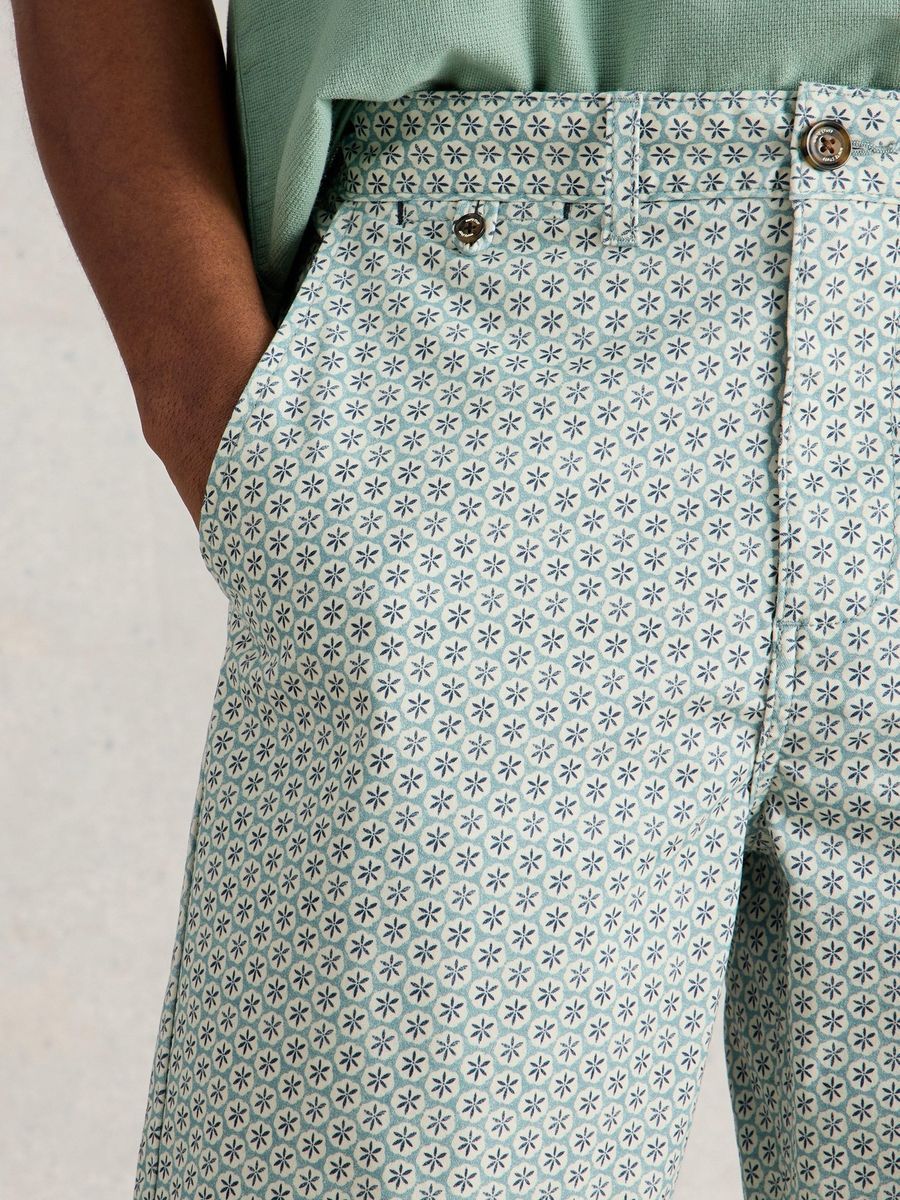 Chinoshorts aus Baumwolle mit Print