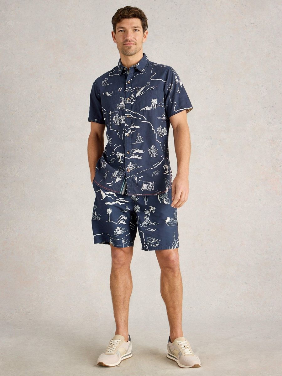 Badeshorts mit Inselmotiven