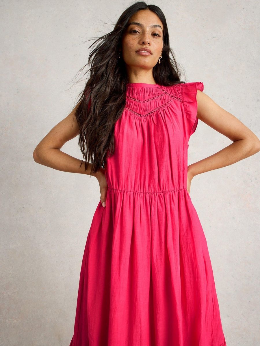 Gestuftes Maxikleid mit Rüschenhals