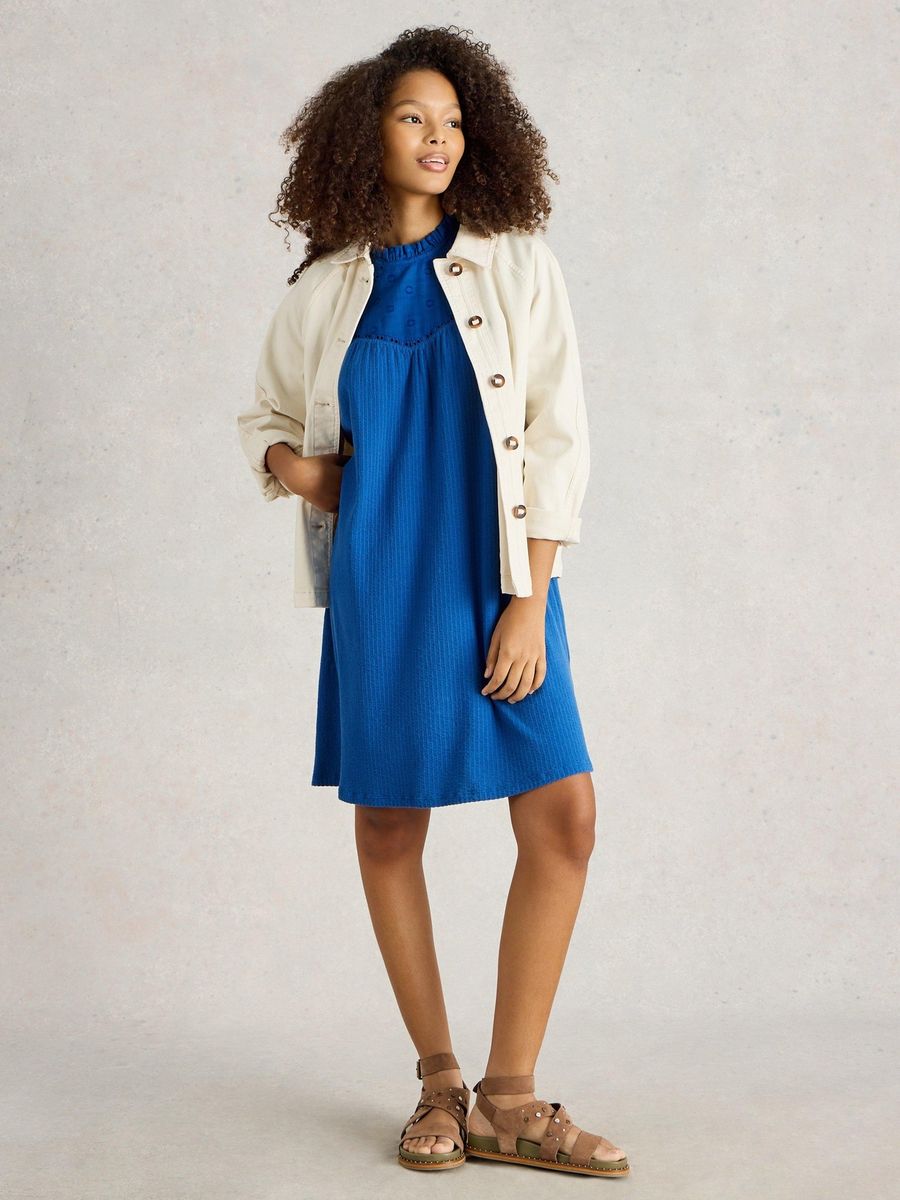 Kleid aus Bio-Baumwolle mit Lochstickerei