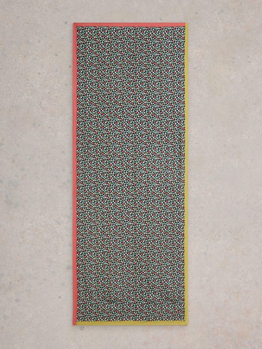 Schal mit Herzmuster und Bordüre