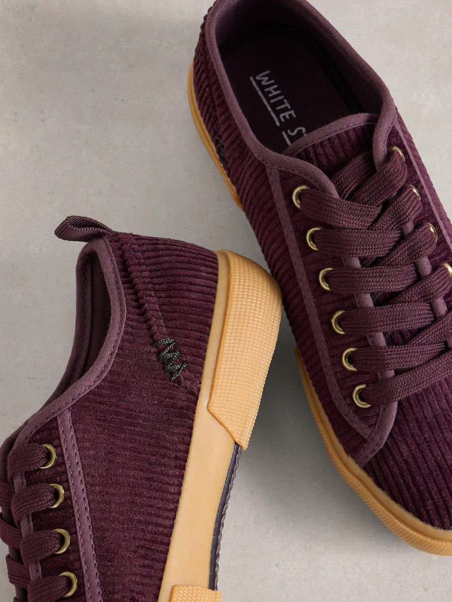 Kord-Sneaker mit flacher Gummisohle