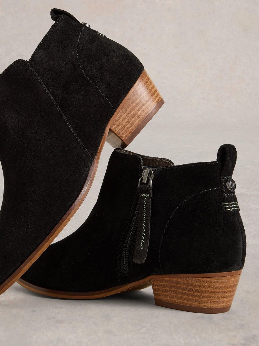 Wildleder-Stiefeletten mit Blockabsatz